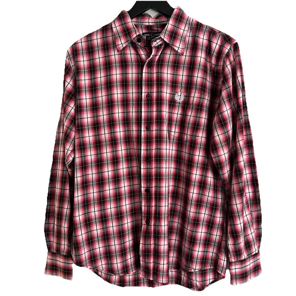 Fred Perry Men’s Red Plaid Flannel Button Up Size M